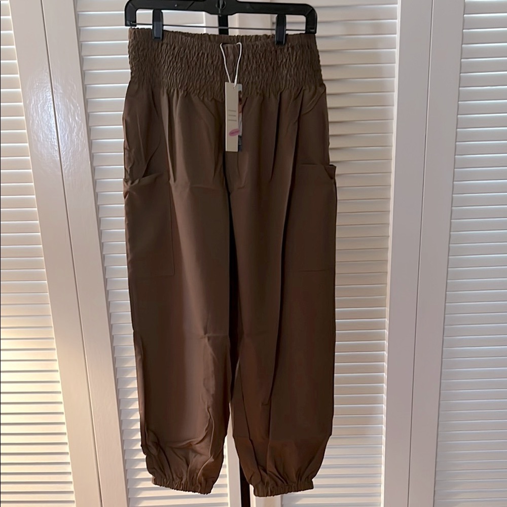 Women’s casual pants